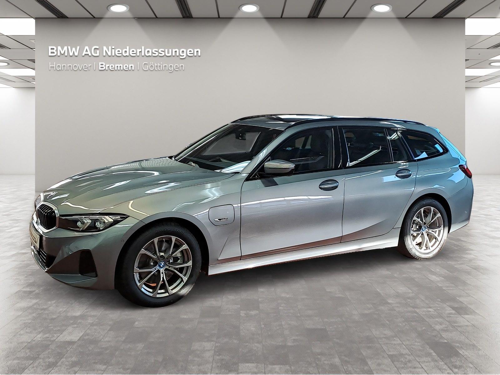 BMW 330e Touring Navi AHK Kamera Pano.Dach