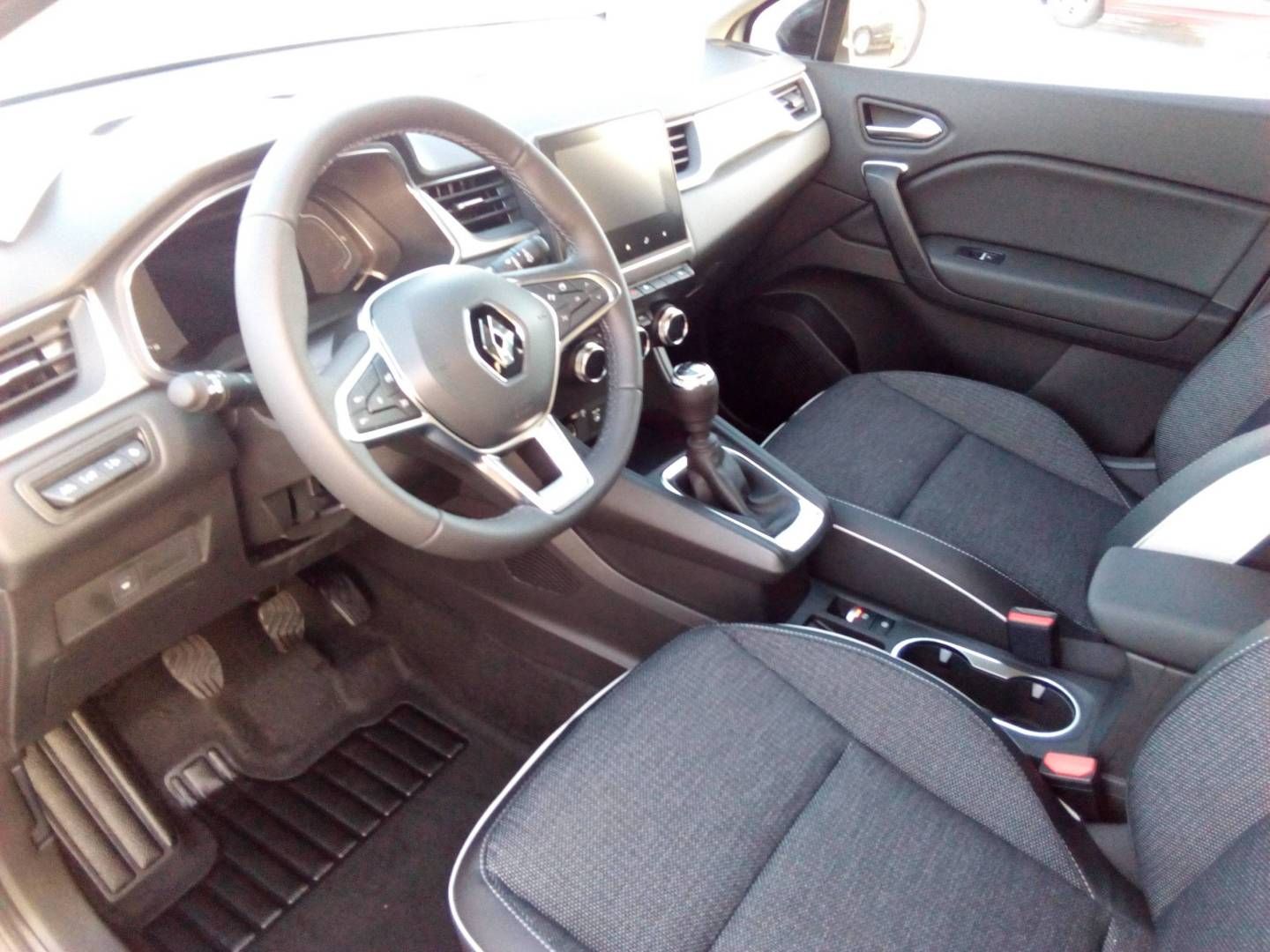Fahrzeugabbildung Renault CAPTUR TECHNO TCe 140