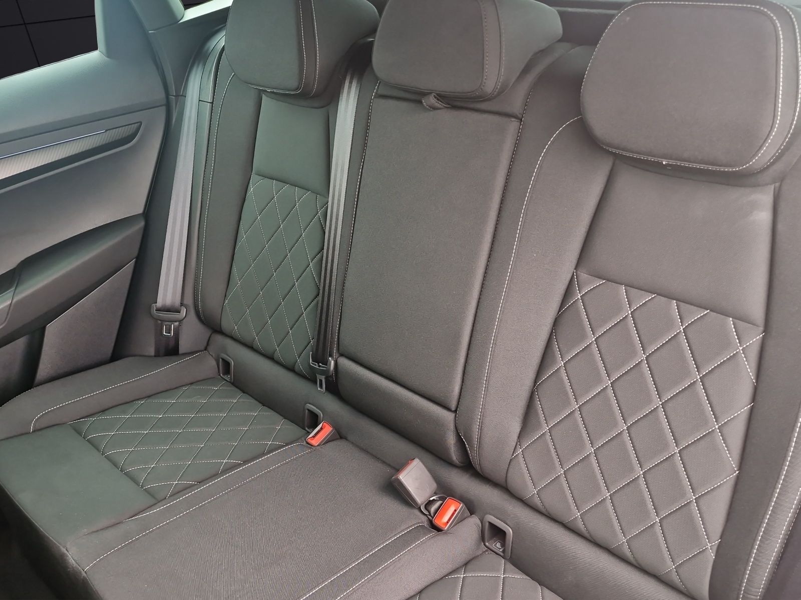 Fahrzeugabbildung SKODA Karoq Sportline 4x4 MATRIX AHZ VC