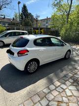 Peugeot 208 PureTech 110 EAT6 Allure Allure - weiße Peugeot 208