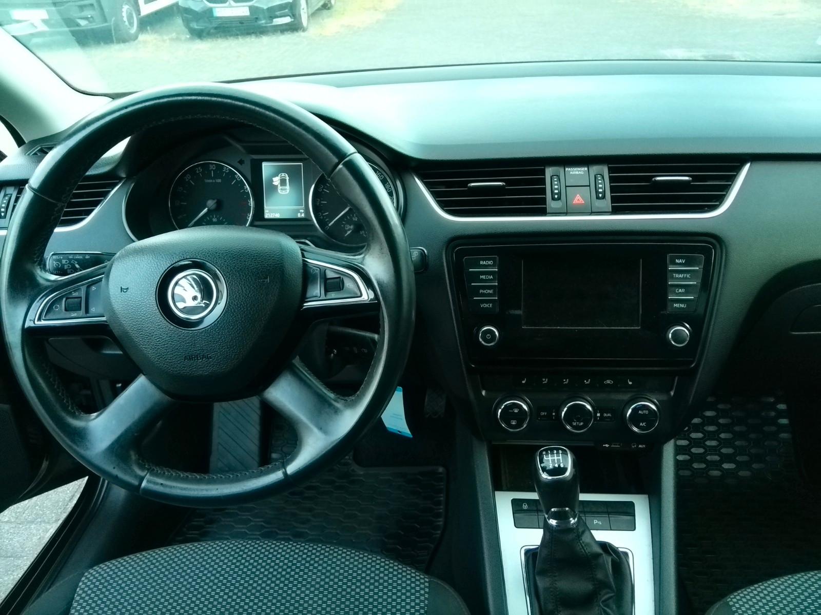 Skoda Octavia 2013 — фото 9