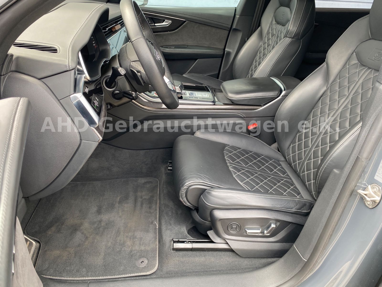 Fahrzeugabbildung Audi SQ8 4.0 TDI AHK B&O 360° Carbon Matrix Rauten 22