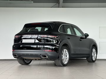 Porsche Cayenne - 4
