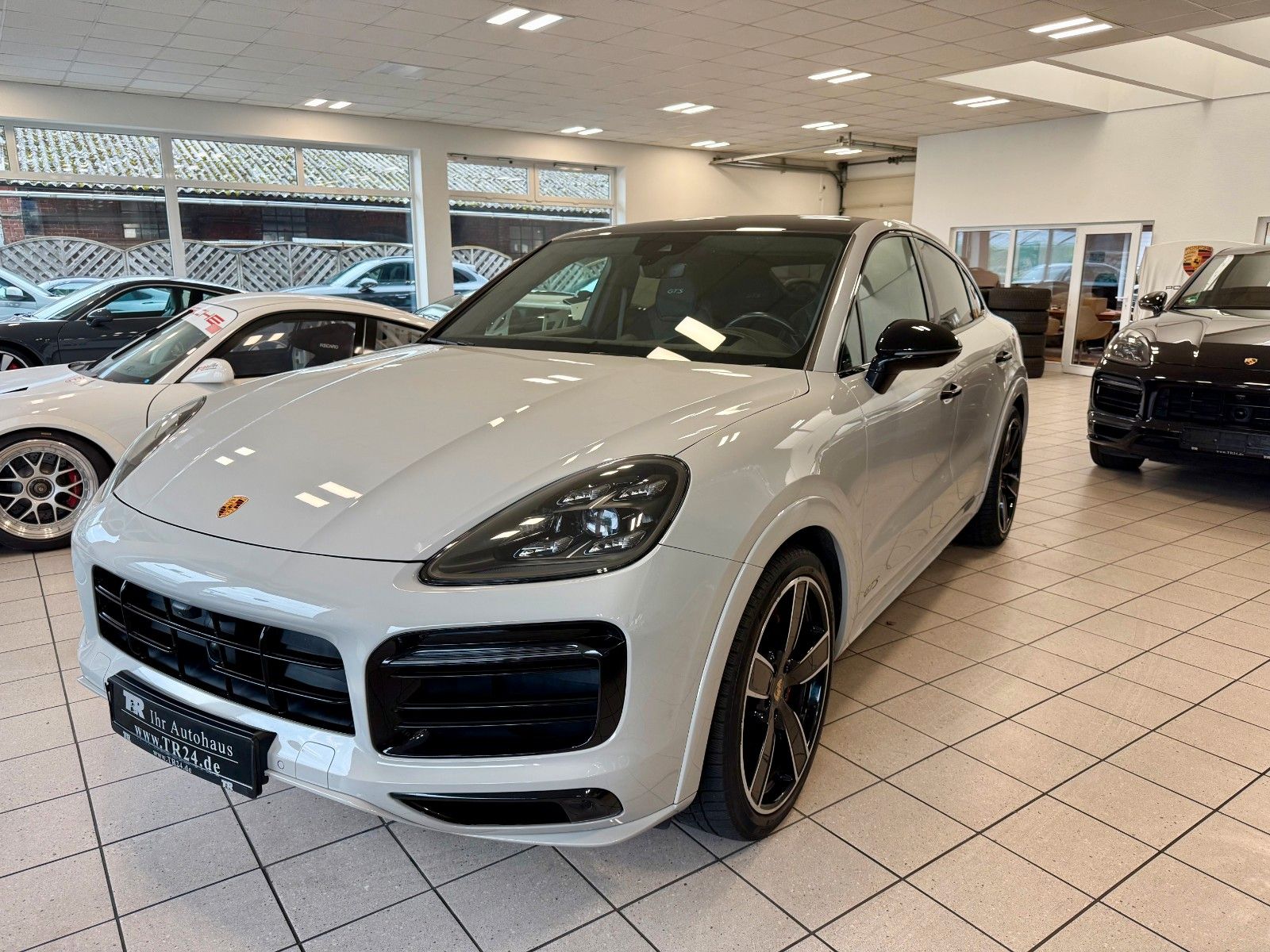 Fahrzeugabbildung Porsche Cayenne Coupe GTS AHK/ACC/HeadUp/22Zoll