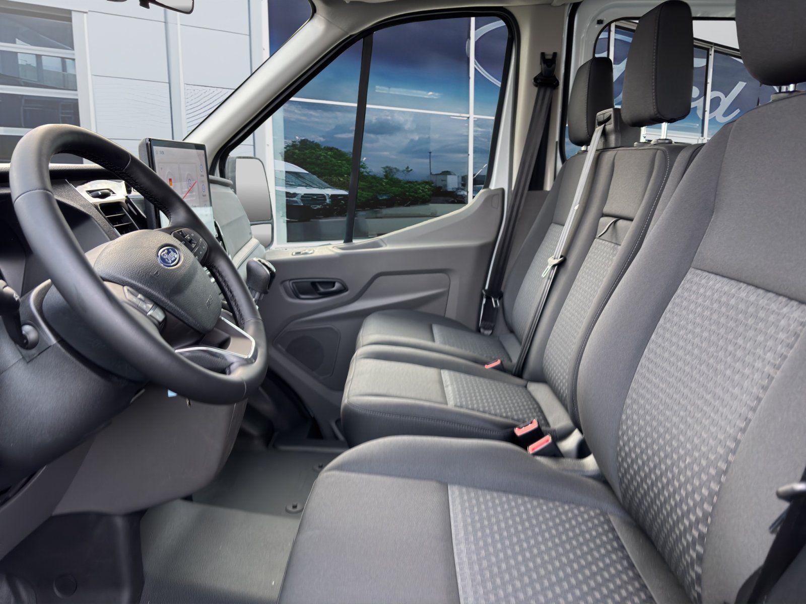 Fahrzeugabbildung Ford Transit 350 L5 Doppelkabine Trend