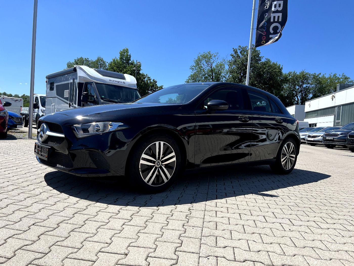 Mercedes-Benz A 180 DCT *Navi Sitzh. AHK Parkassist DAB Alu*