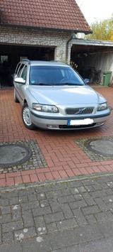 Volvo V70 2.4 - AHK, Tempomat, Klima, Teilleder - Volvo V70 aus 2001