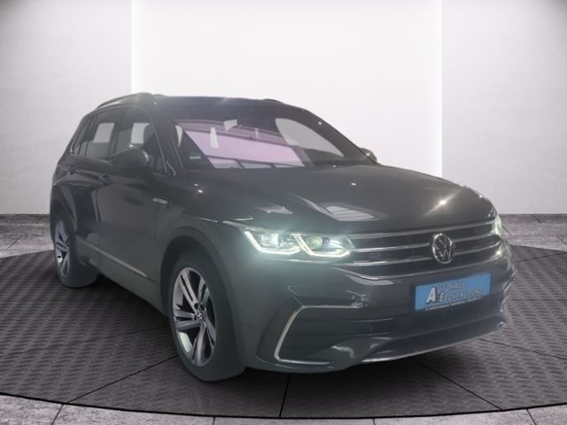 Fahrzeugabbildung Volkswagen Tiguan 1.5 TSI DSG R-Line NAV AHK KAMERA FRONTSC