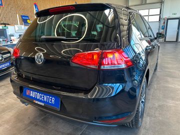 Volkswagen Golf VII Lim. Allstar BMT *Navi*