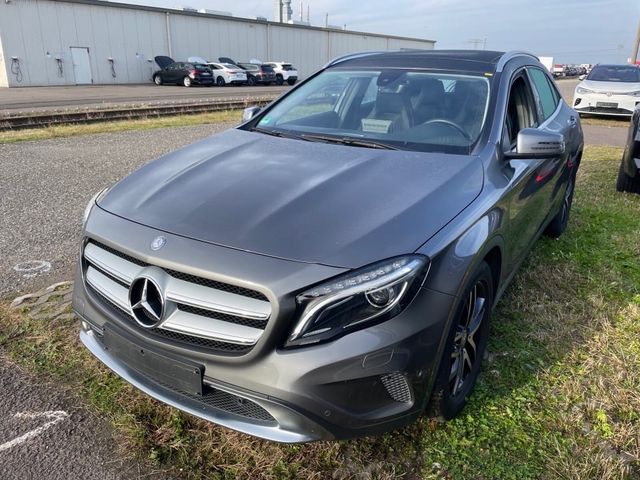 Mercedes-Benz GLA 180  Urban*Pano*LED*PDC*