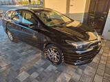 Toyota Auris Touring Sports 1,2 - schwarze Toyota Auris Touring Sports