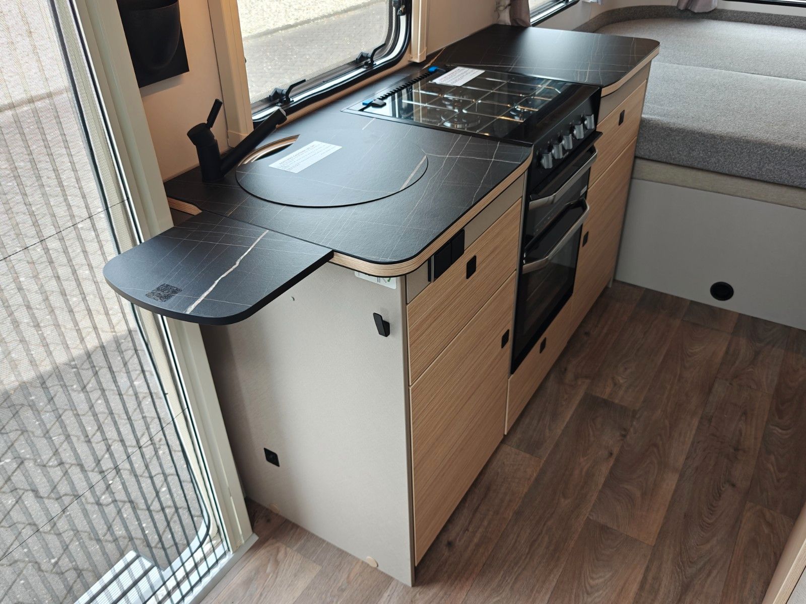 Fahrzeugabbildung HYMER / ERIBA / HYMERCAR Touring 630 Nugget Gold SD - JETZT 5.404€ SPAREN