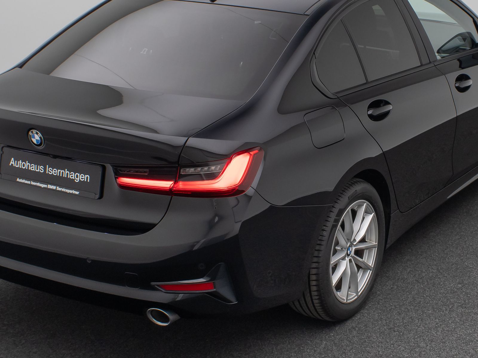 Fahrzeugabbildung BMW 320d Kamera DAB HiFi Stop&Go Fernlichtassist LED