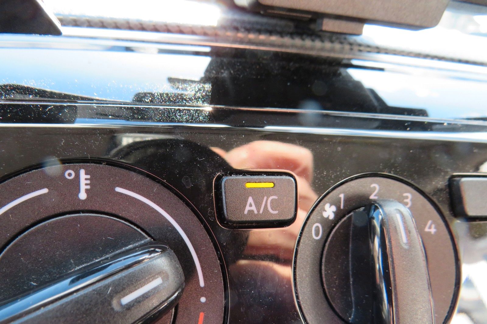 Fahrzeugabbildung Volkswagen up! GRA KLIMA PDC NOTBREMS APP-CONNECT 1.HD