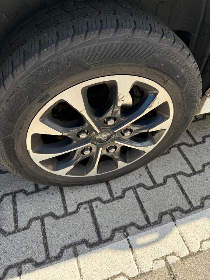 Fahrzeugabbildung Ford Transit/Tourneo Custom Kombi 320 L1 Tourneo Spor