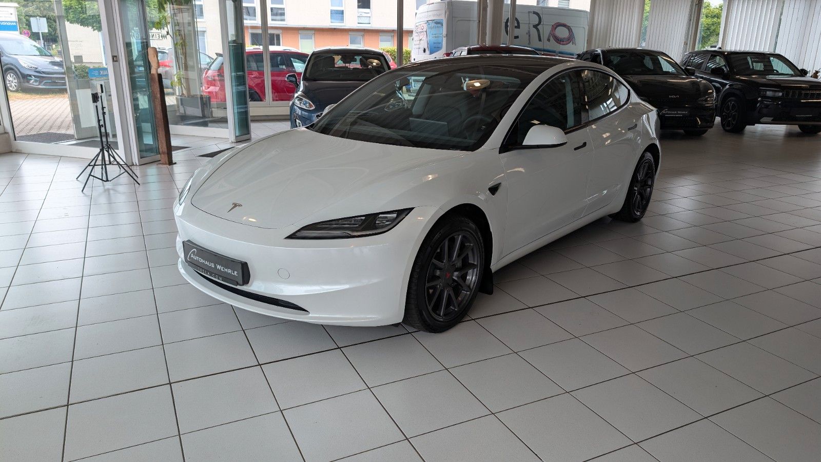 TESLA Model 3 Highland Standard Range *LED*SHZ*LHZ*