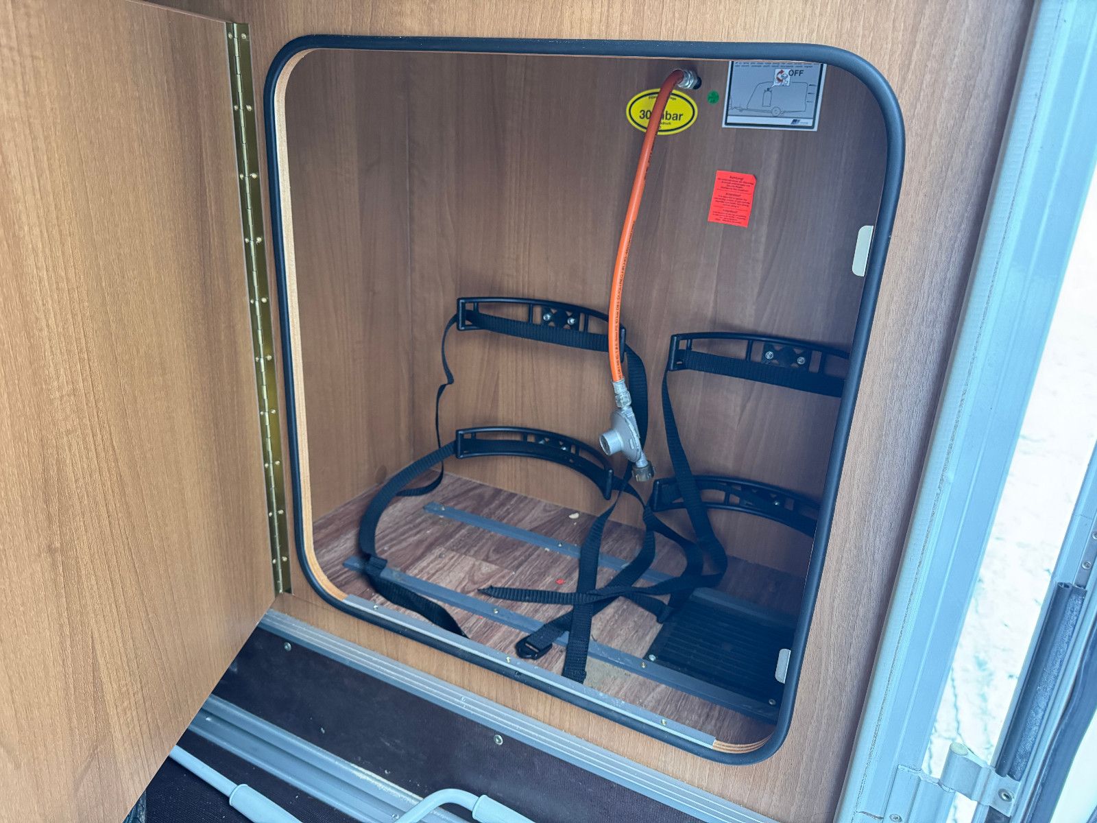 Fahrzeugabbildung Knaus VAN 650 I MEG AUTOMATIK LÄNGSBETT HUBBETT 1.HAND