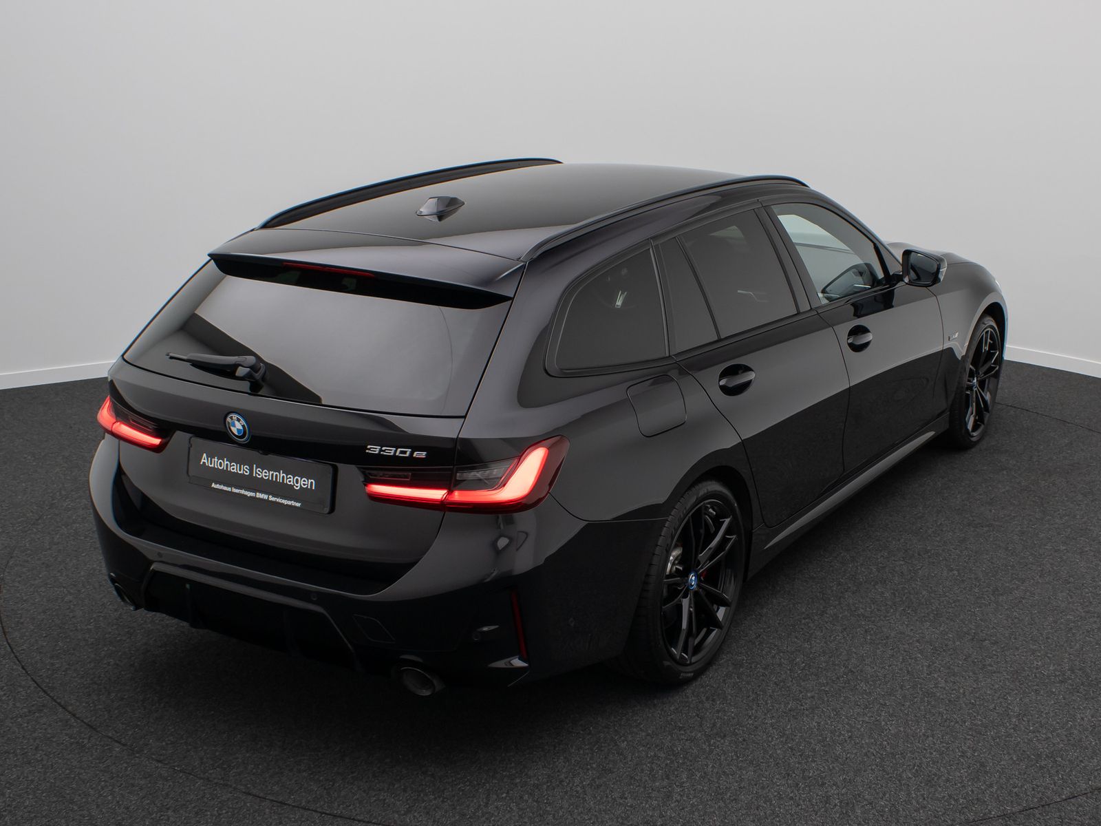 Fahrzeugabbildung BMW 330e M Sport Pro Kamera HUD DAB H/K Komfort 19"