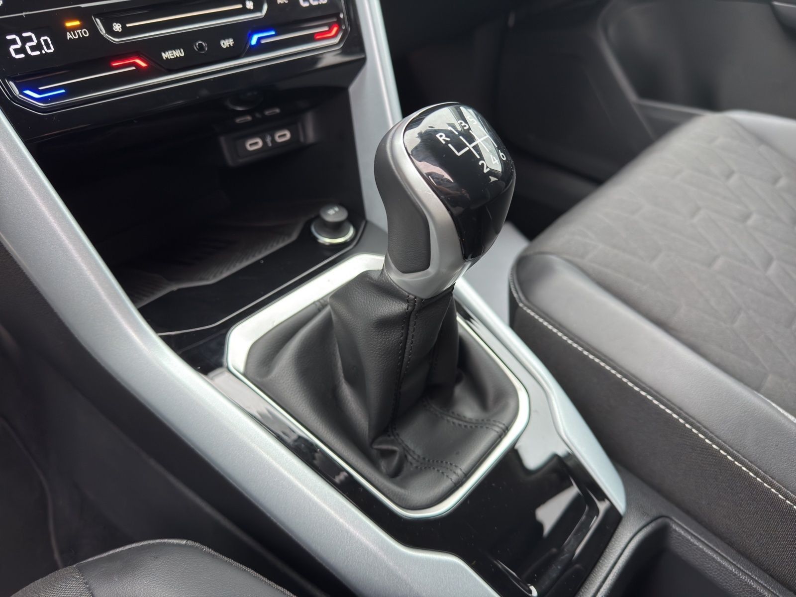 Volkswagen T-Roc - Bild 11