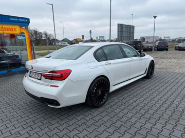 BMW 740 - 7