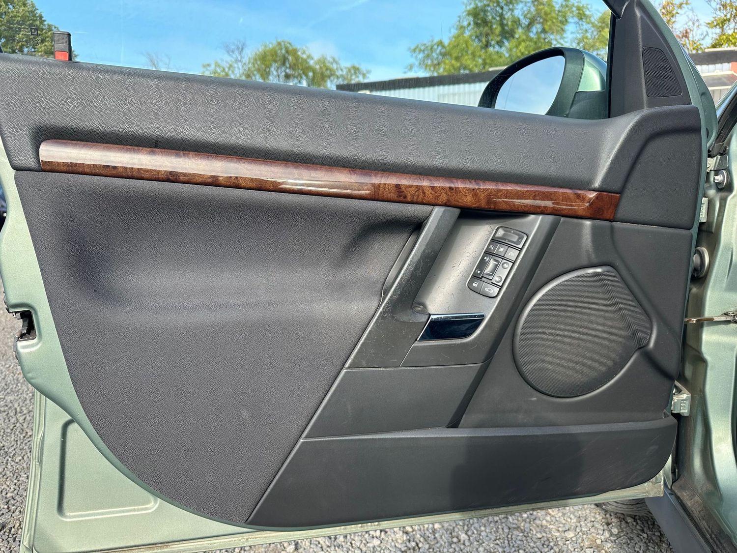 Opel Vectra 2004 — photo 14