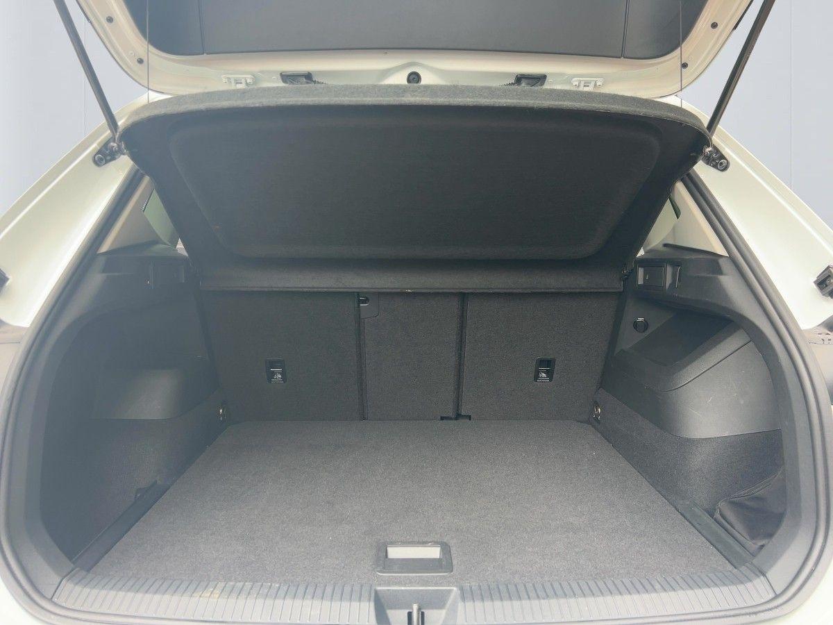 Volkswagen Tiguan 1.5 eTSI Goal DSG LED AHK Kamera Sitzhzg
