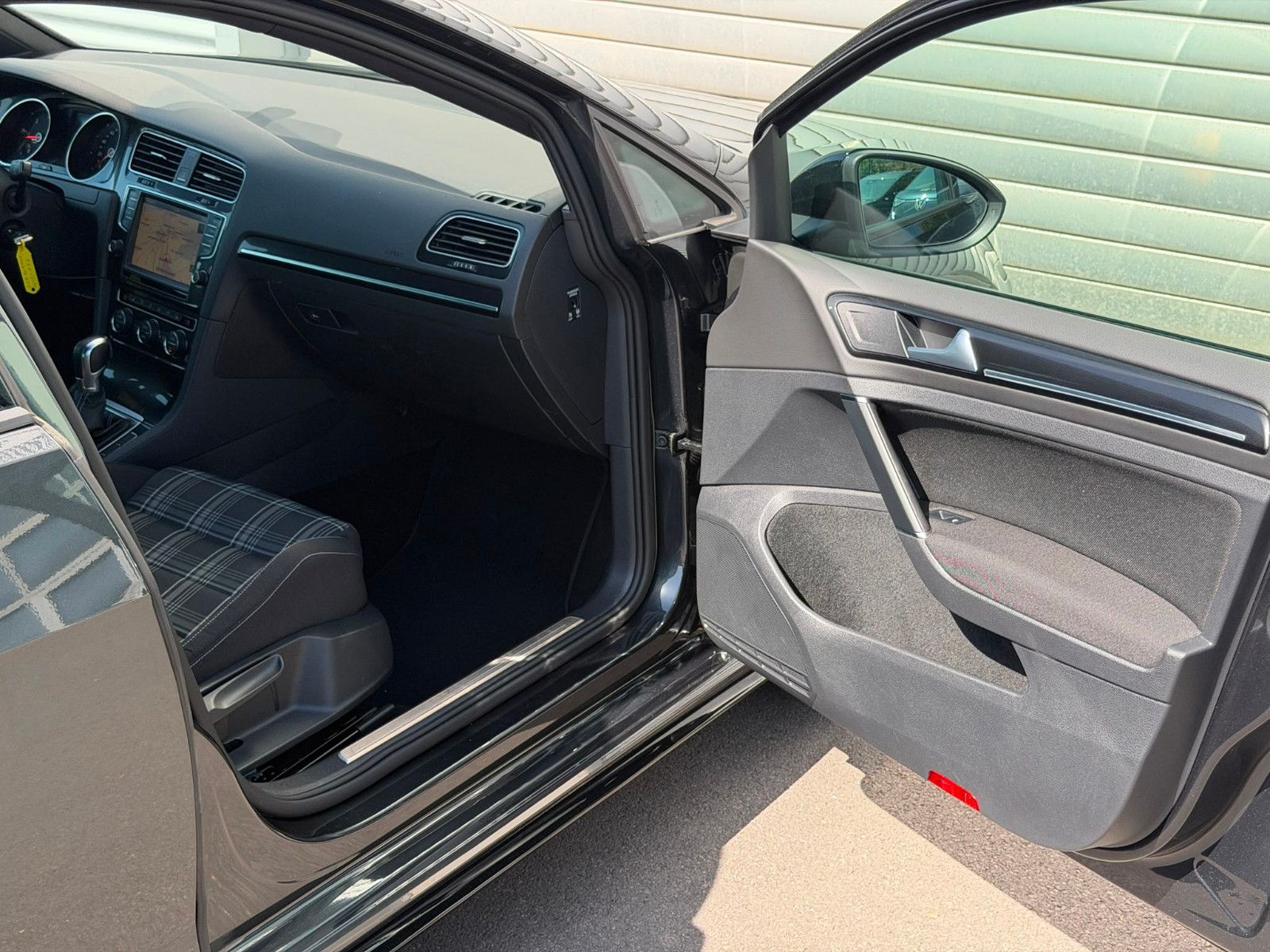 Fahrzeugabbildung Volkswagen Golf VII Lim. GTD DSG Bi-Xenon GRA Navi SHZ PDC
