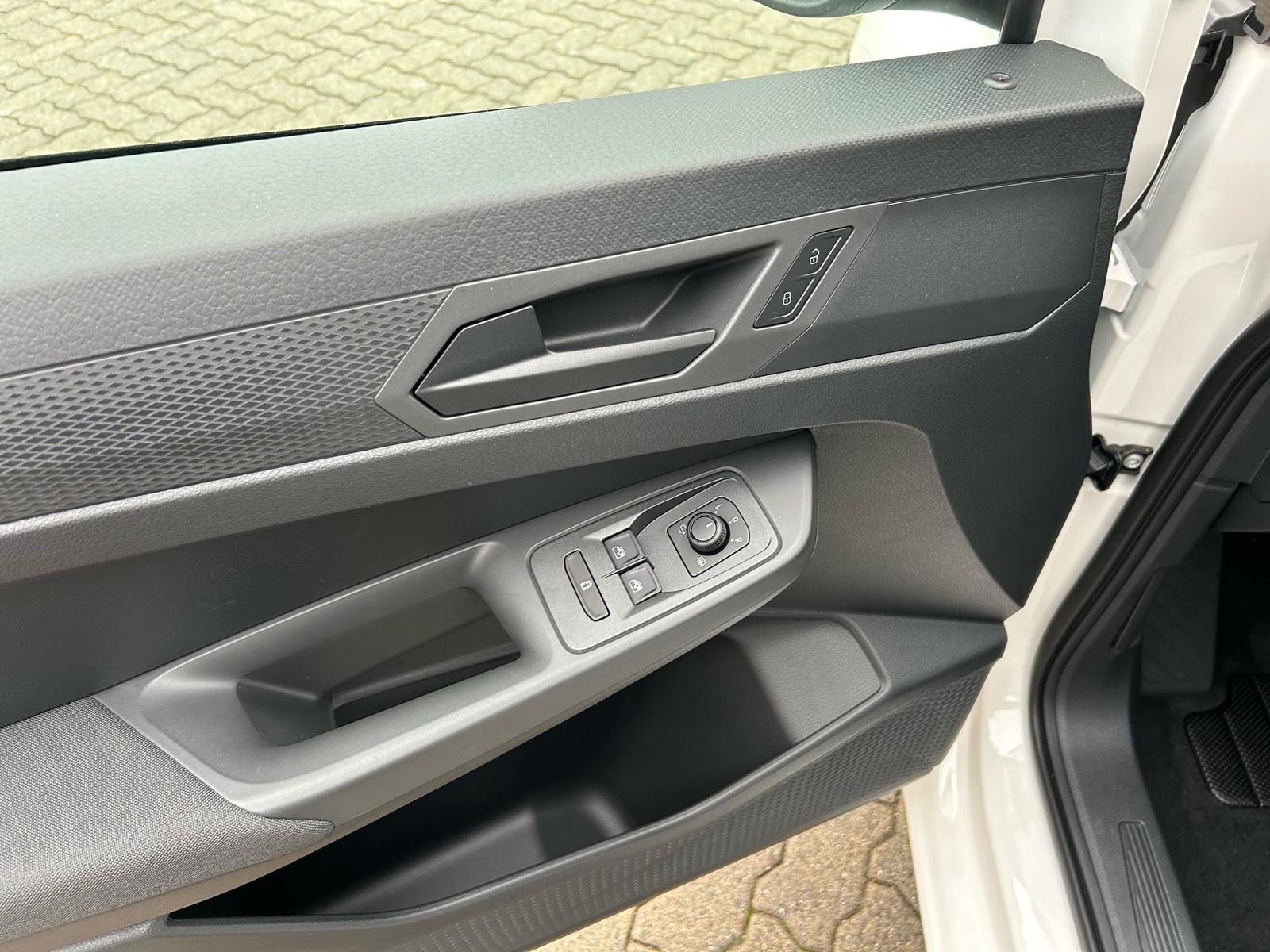 Volkswagen Caddy Kombi 1.5 TSI / AHK App-Connect