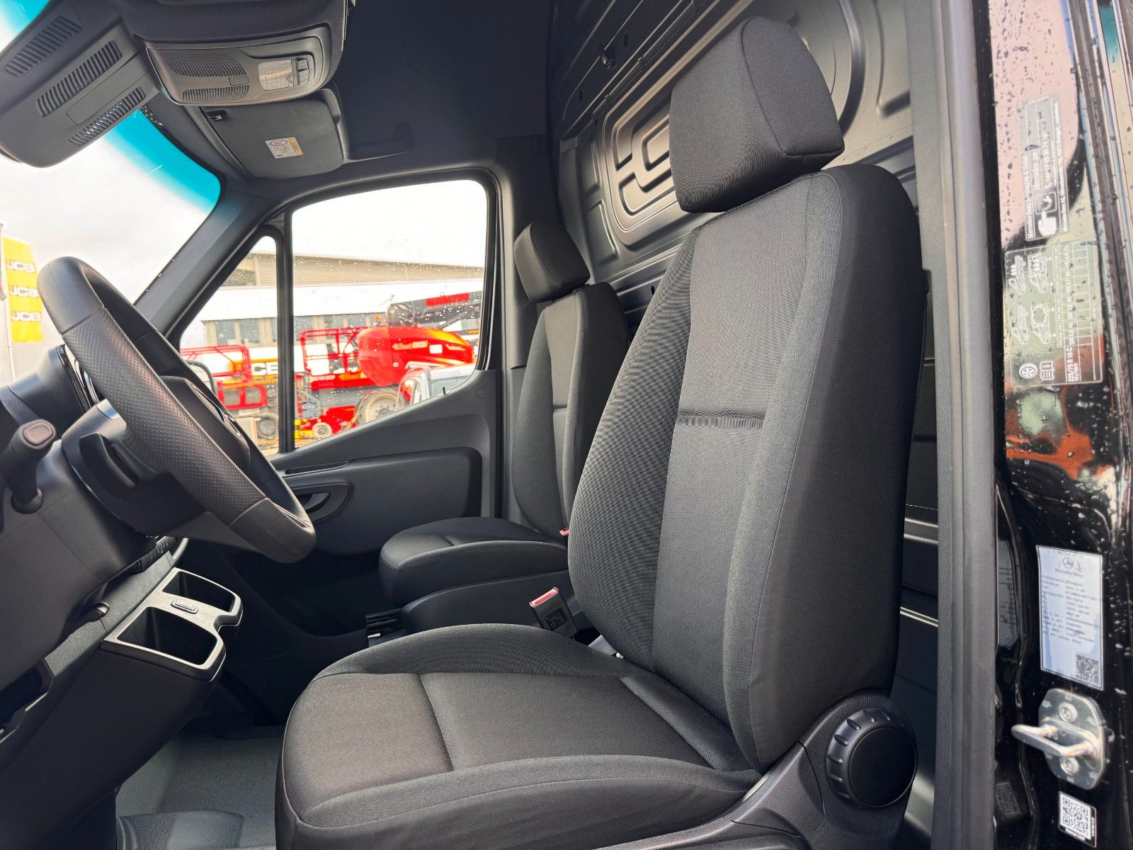 Fahrzeugabbildung Mercedes-Benz Sprinter 419 CDI 4x4 3665 Klimaautom Kamera