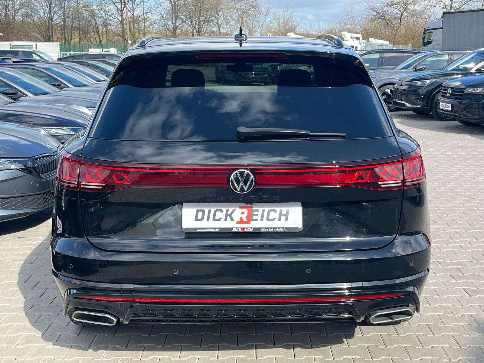Fahrzeugabbildung Volkswagen Touareg 3.0TDI 4M R-Line VOLL Black 22" UPE 114T