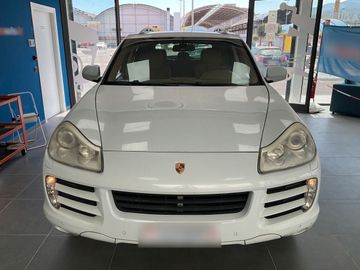 Porsche Cayenne - 5