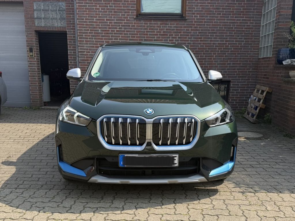 Image of BMW iX1