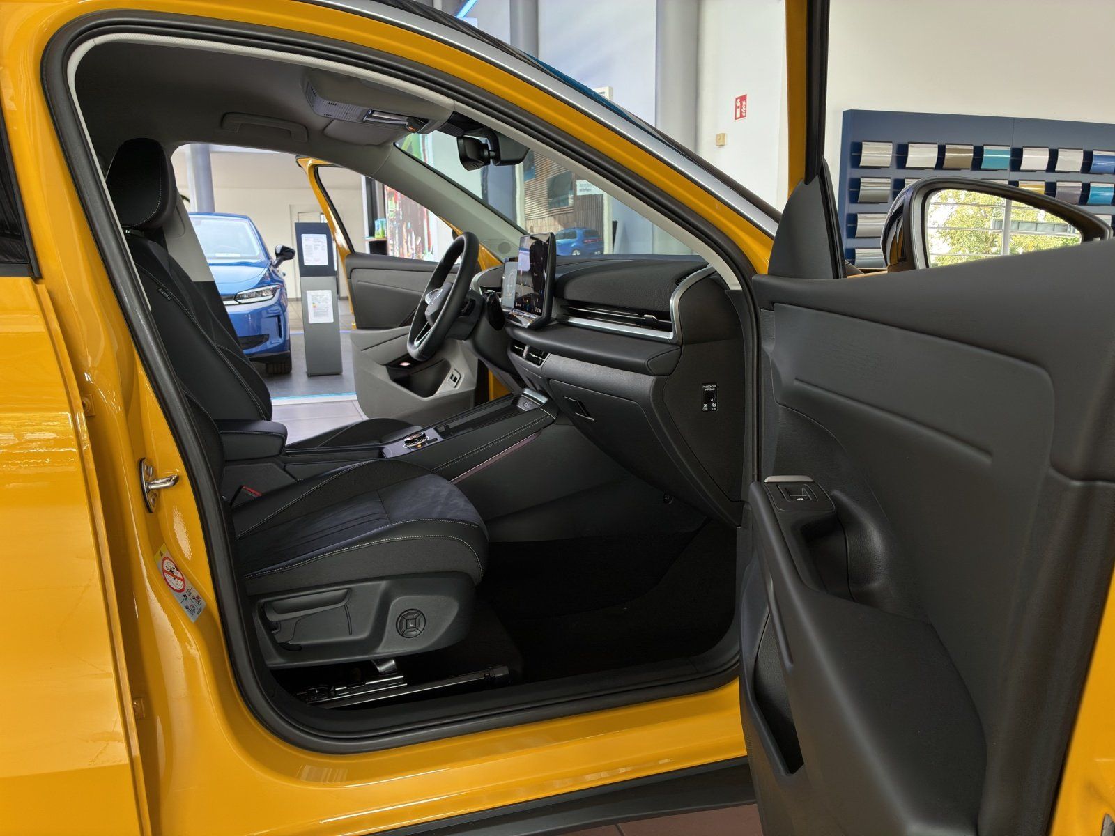 Fahrzeugabbildung Volkswagen T-Roc 1.5 eTSI W Style AHK,Kamera,LED,Navi,PDC