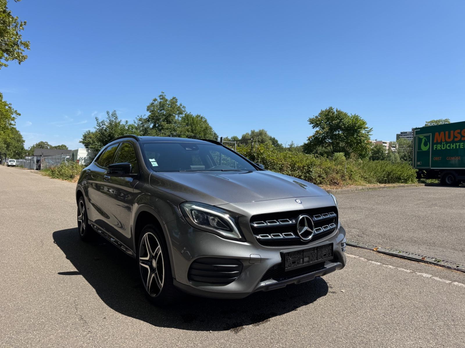 Mercedes-Benz GLA 200 GLA  200 CDI / d AMG-Paket