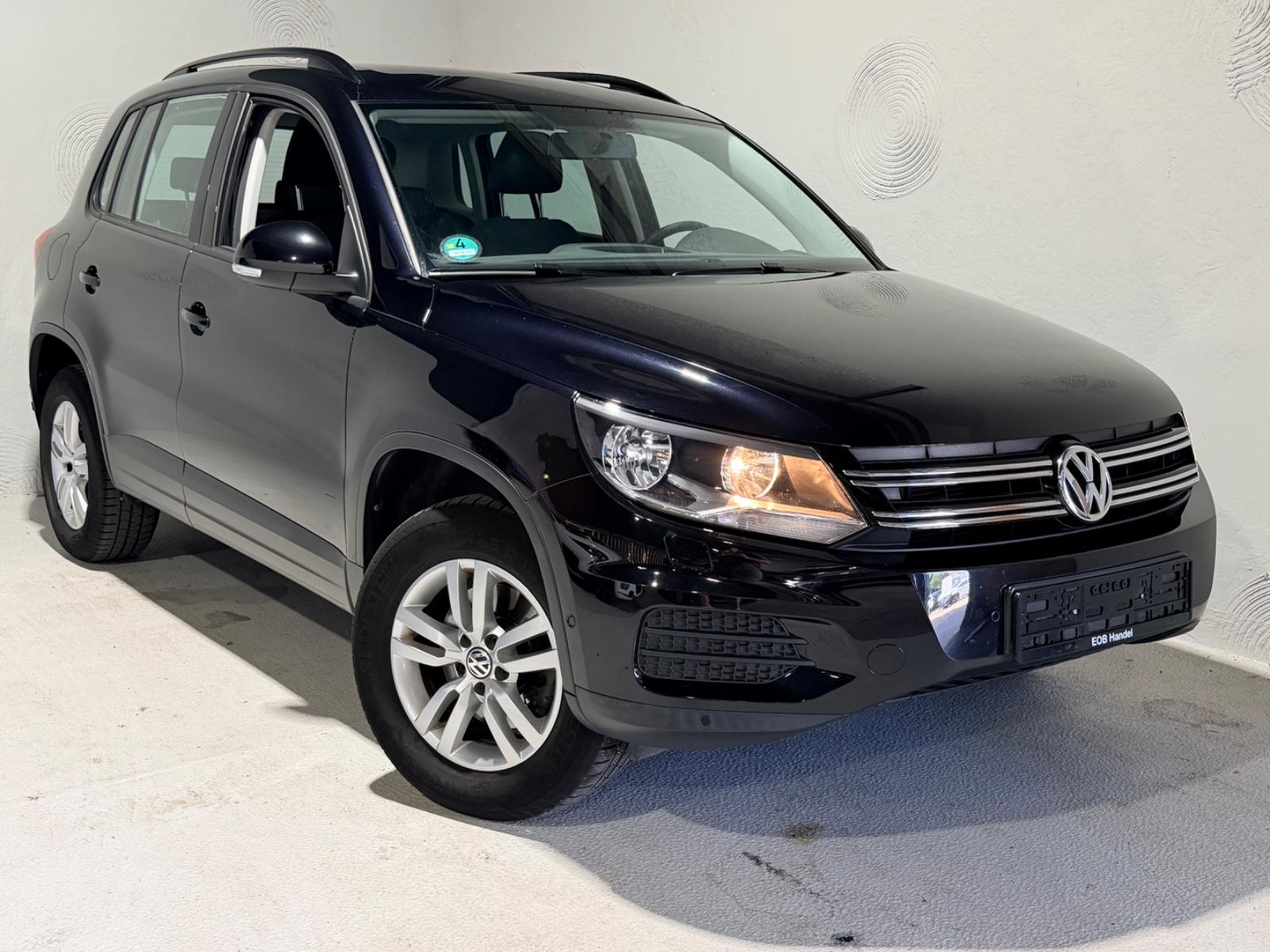 Volkswagen Tiguan Track & Field 4Motion*Pano*AHK*PDC
