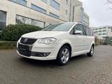 Volkswagen Touran Highline Navi Tempom PDC ALU 140PS TüvNeu - gebrauchte Volkswagen Touran aus dem Jahr 2008