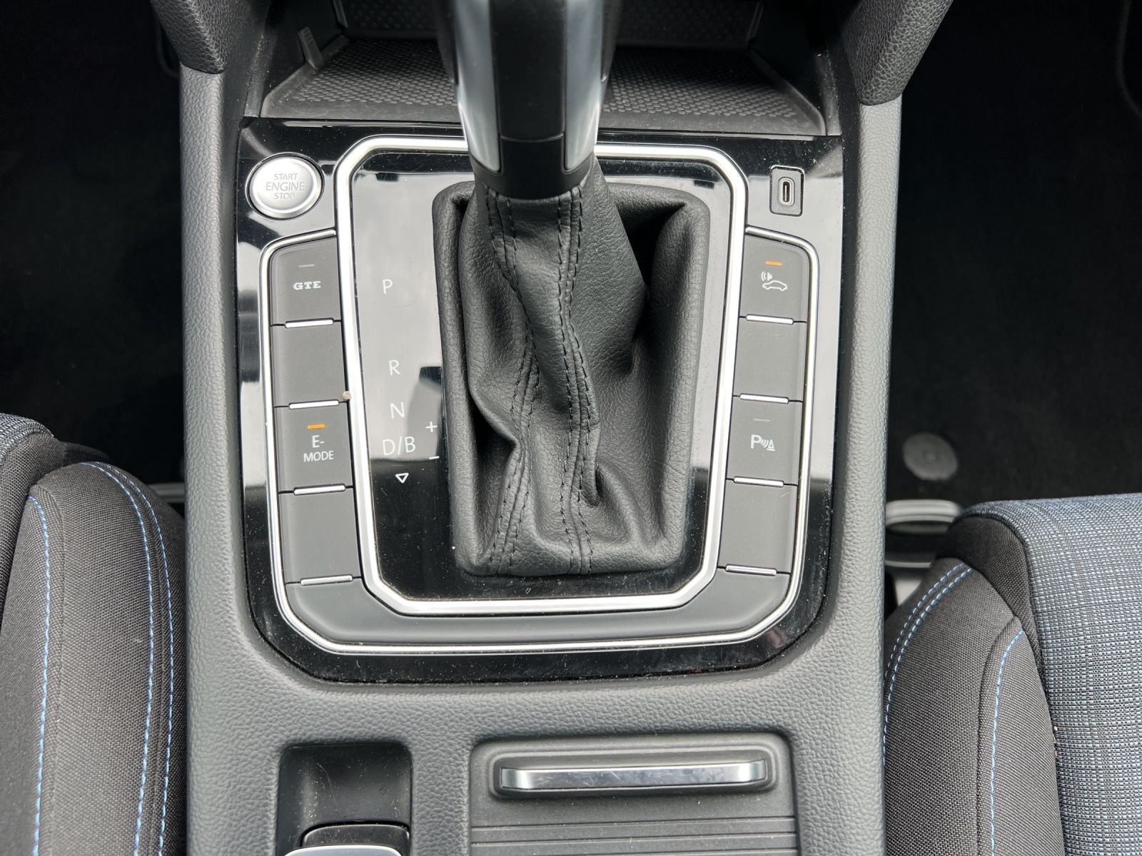 Fahrzeugabbildung Volkswagen Passat Variant GTE 1.4 TSI DSG LED Navi ACC SHZ