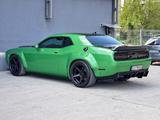 Dodge Challenger SRT HELLCAT 6.2 - Dodge Challenger: Hellcat