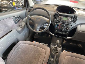 Toyota Yaris 1.3 linea sol *Klima*TÜV0826*AHK*