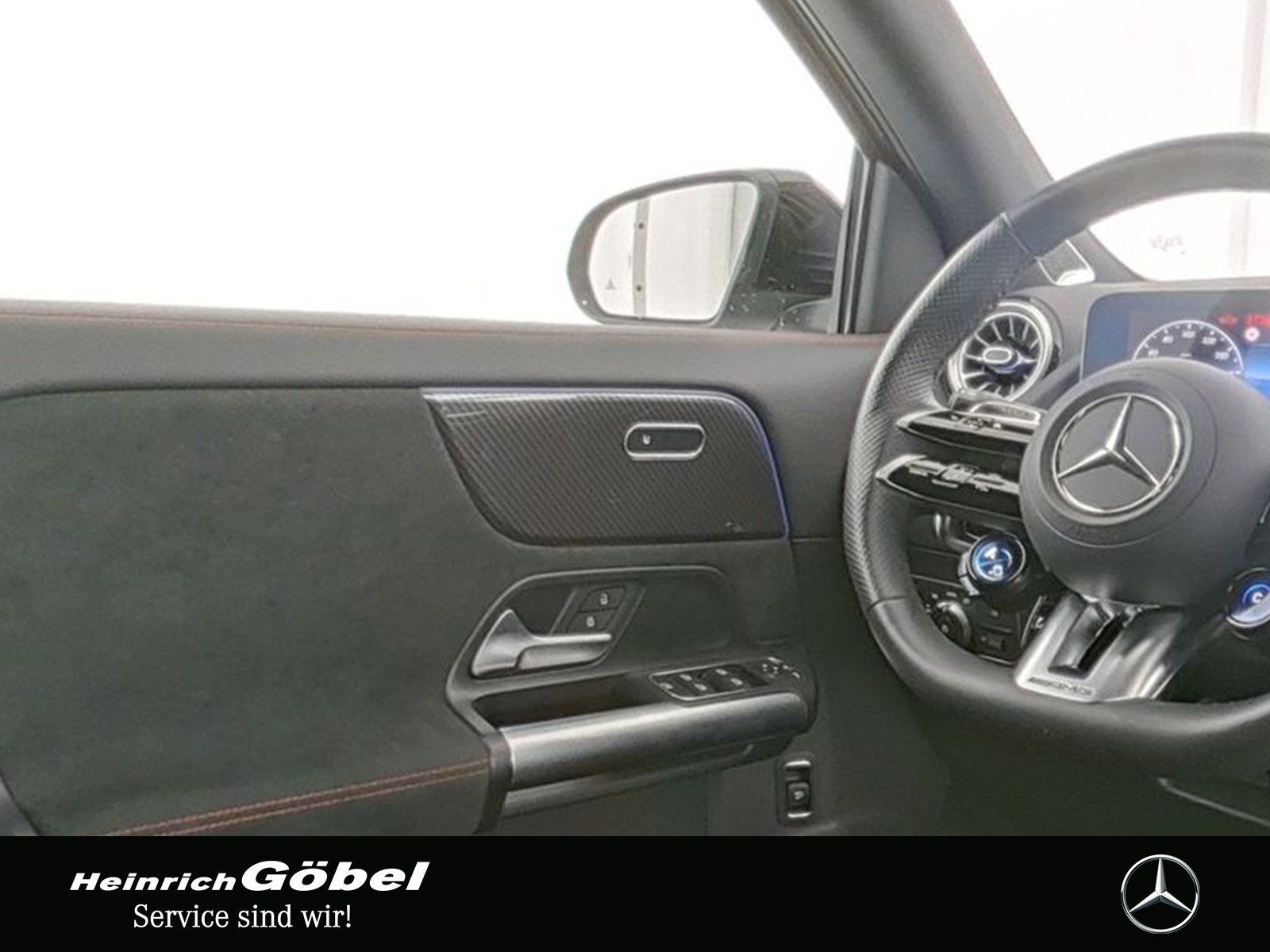 Fahrzeugabbildung Mercedes-Benz GLA 35 4M PANO+360°KAM+BURMESTER+MULTIBEAM+NIGHT