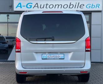 Mercedes V 220 - 7