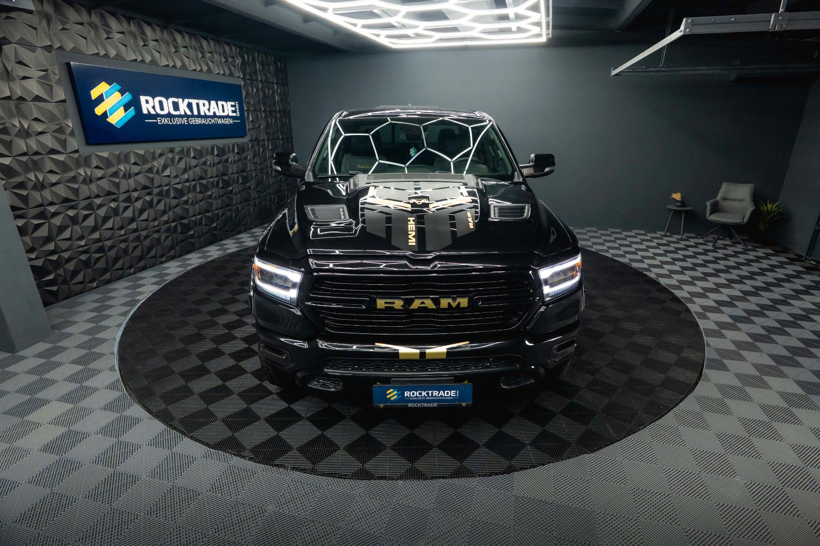 Fahrzeugabbildung Dodge RAM 5.7 V8 HEMI 4x4 OFFROAD NightPaket AXLE LOCK