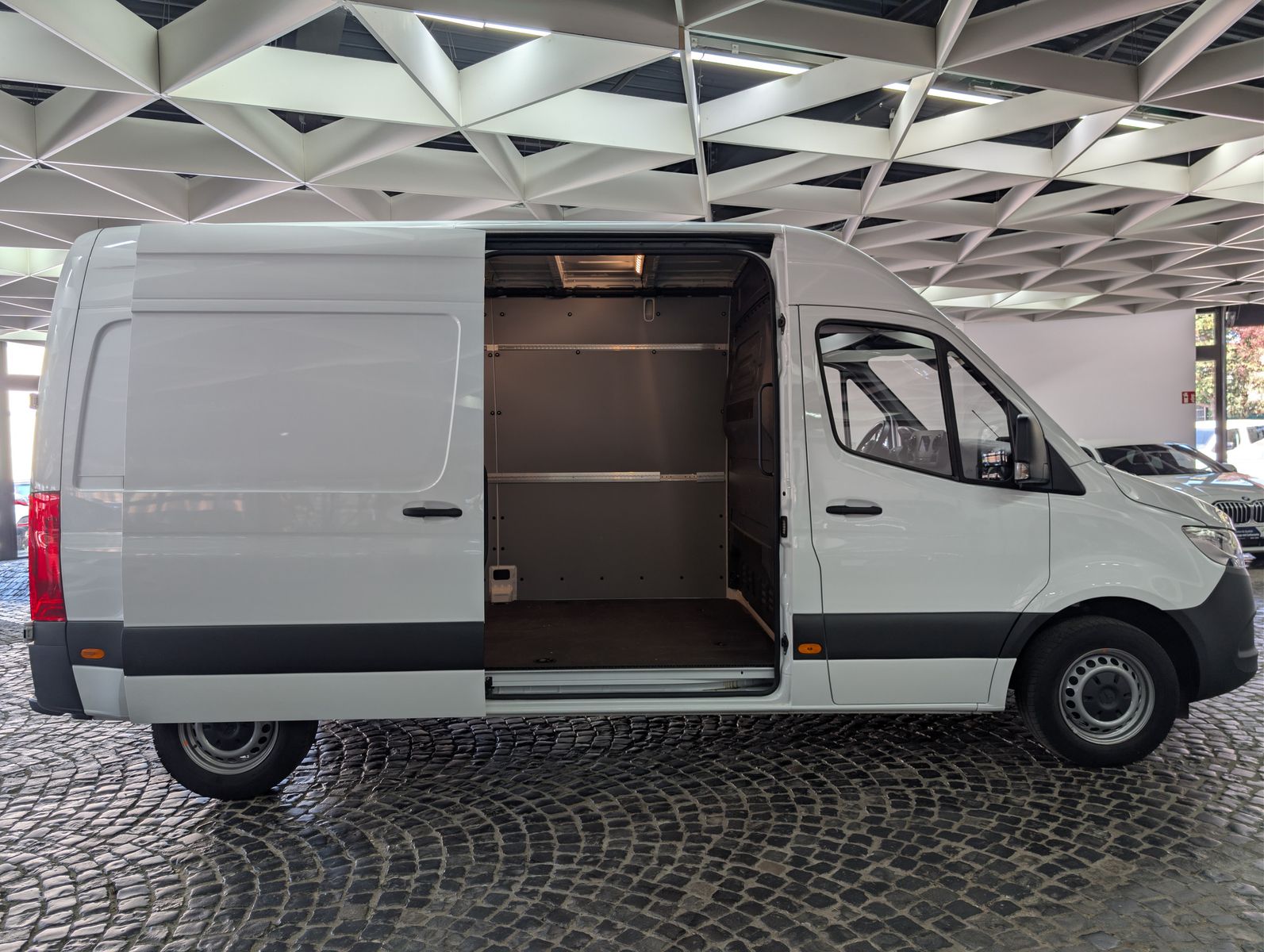 Fahrzeugabbildung Mercedes-Benz Sprinter III 311 2.0 CDI L2 MBUX KAM APP