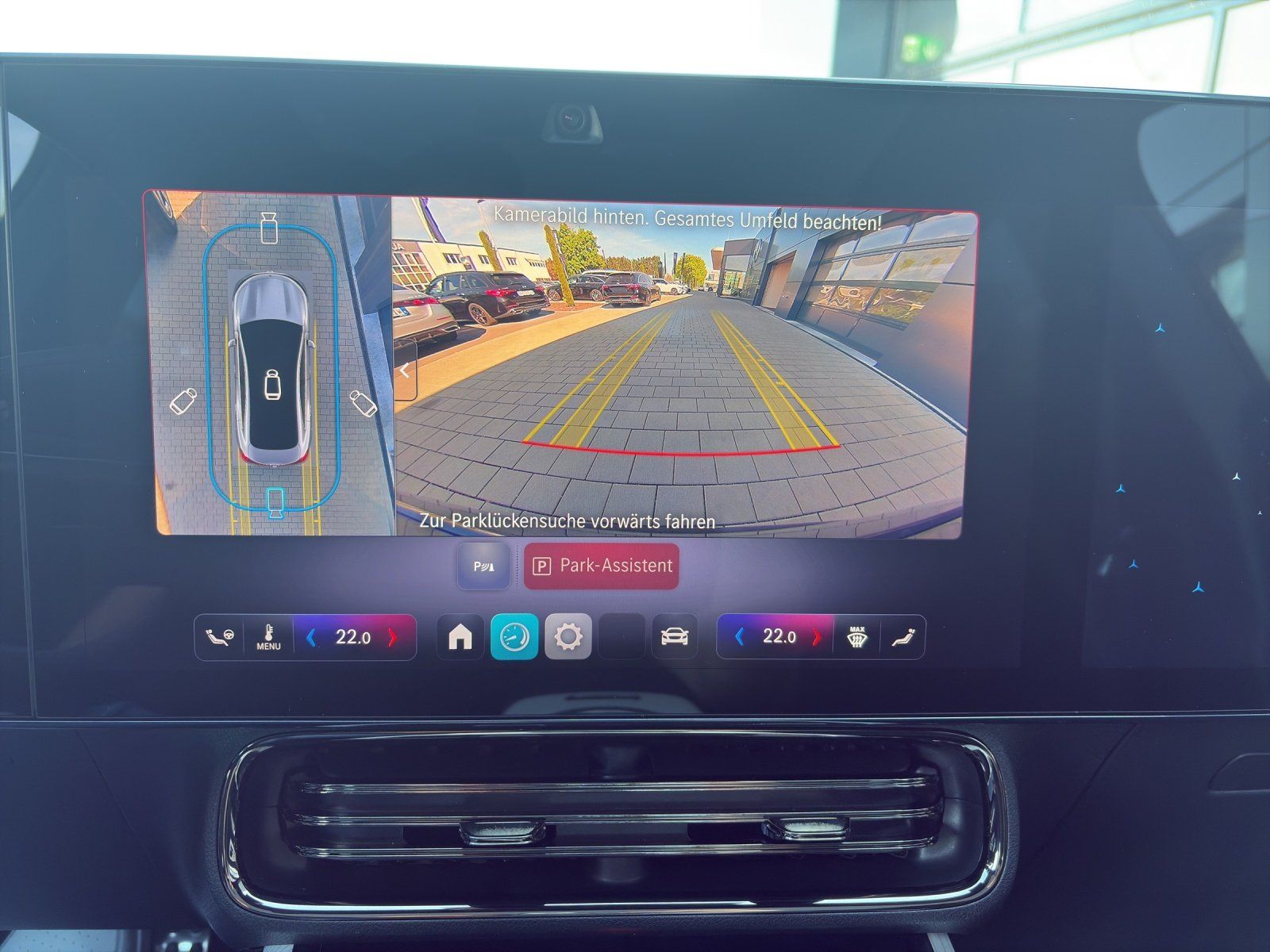 Fahrzeugabbildung Mercedes-Benz CLA 220 AMG HeadUp PANO Burmester KeyGo 360 MLED
