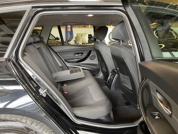 BMW 320 Touring 320 d xDrive *NAVI*TEMPOMAT*SZHZ*AHK