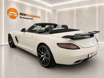 صورة 9 لـ 2014 Mercedes-BENZ SLS AMG