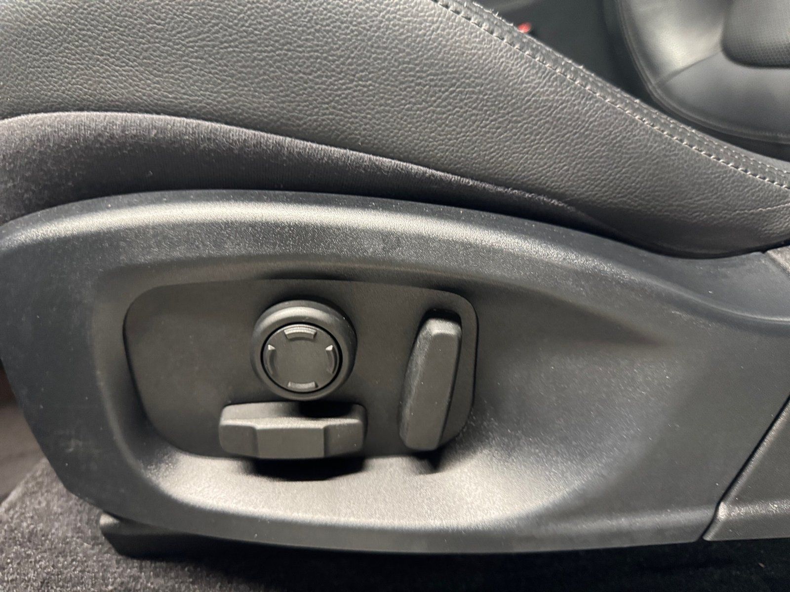 Fahrzeugabbildung Jaguar E-PACE P200 SE AWD*ACC*LED*Navi*Memory*360°*PDC