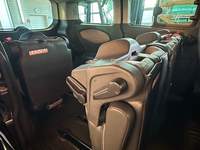 Fahrzeugabbildung Ford Tourneo Custom L1 6 Sitze HÄNDLERPREIS Optische