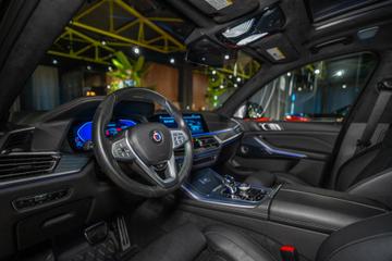 2022 Alpina XB7 照片 2