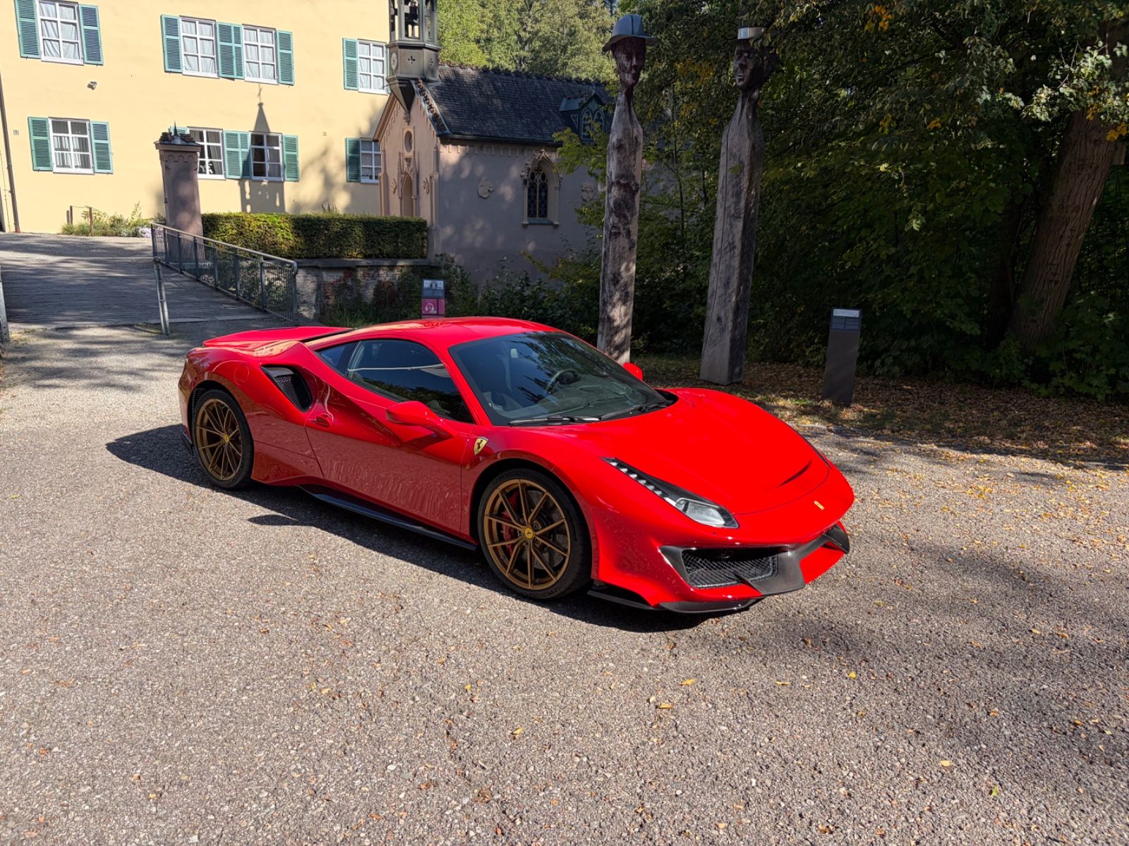 FERRARI 488 Pista 1
